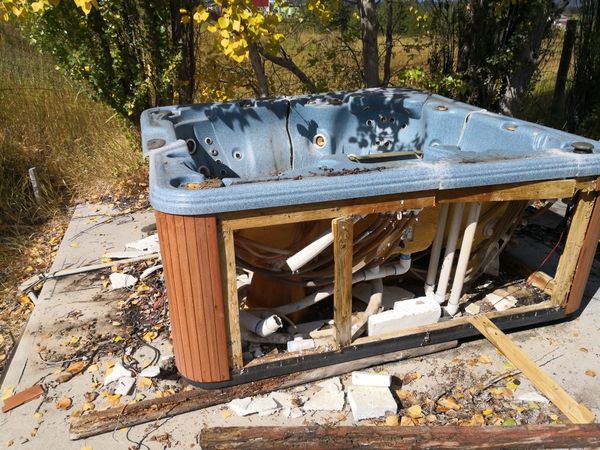 Hot-Tub-Removal-Service